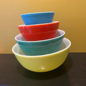 Vintage Pyrex Primary Mixing Bowl Set
